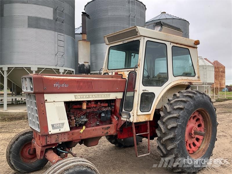 International 1066 2WD Tractor Traktoren