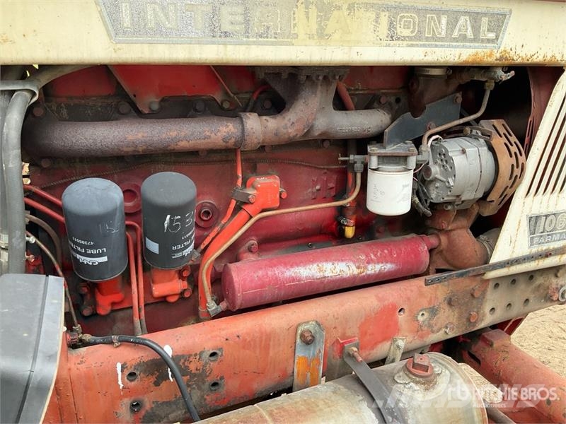 International 1066 2WD Tractor Traktoren