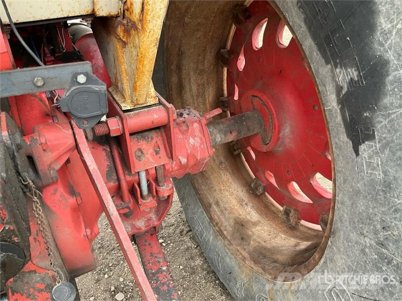 International 1066 2WD Tractor Traktoren