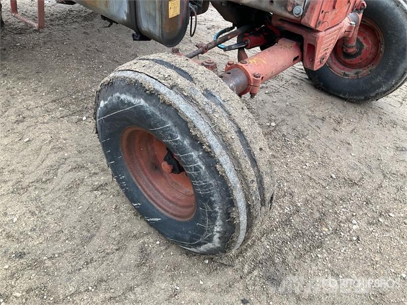 International 1066 2WD Tractor Traktoren