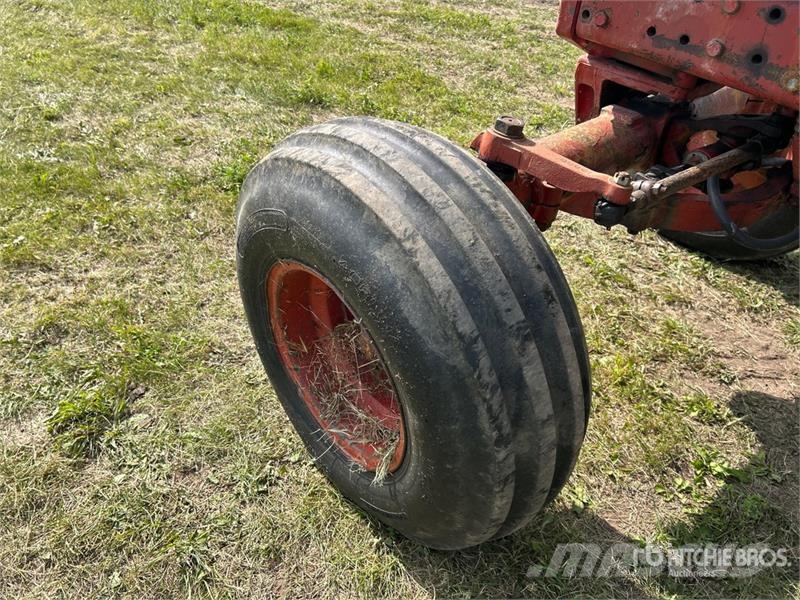 International 1066 2WD Tractor Traktörler