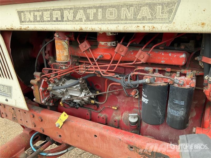 International 1066 2WD Tractor Traktoren