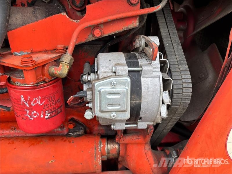 International 1086 2WD Tractor الجرارات