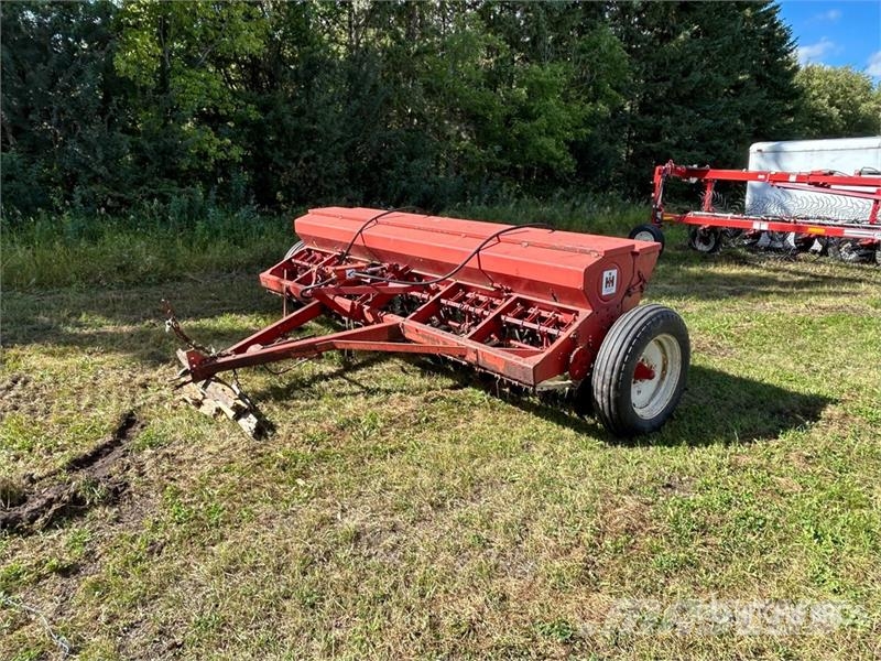 International 12 ft Seed Drill Сеялки