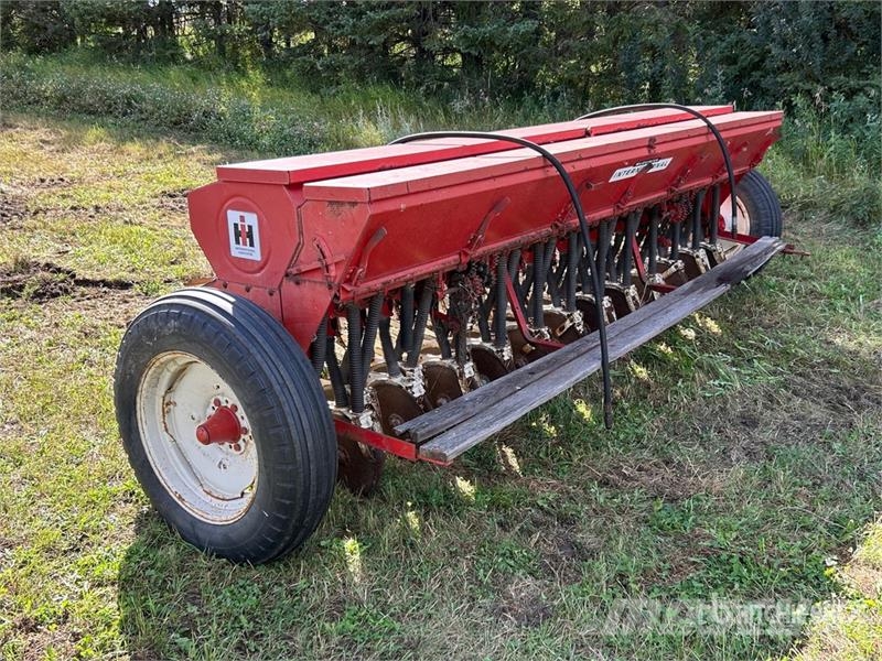 International 12 ft Seed Drill Сеялки