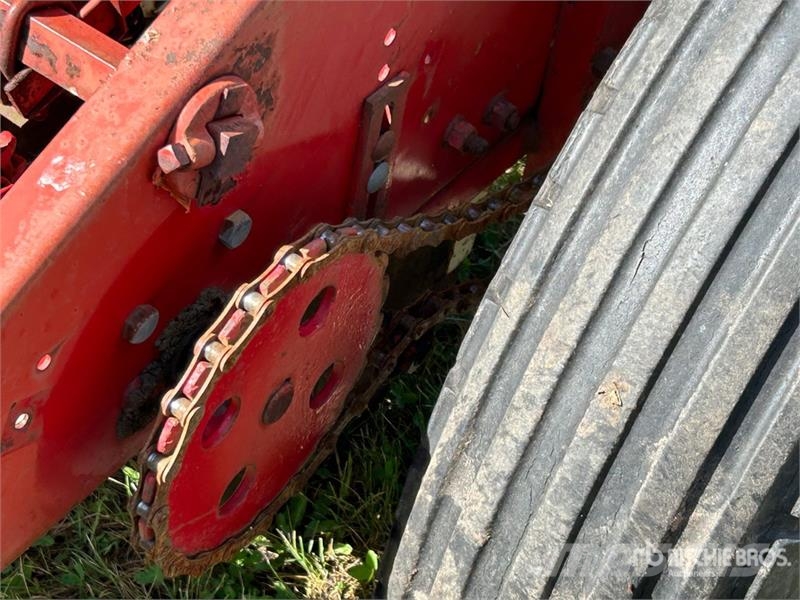 International 12 ft Seed Drill Сеялки