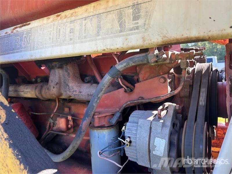 International 1466 2WD Tractor Traktörler