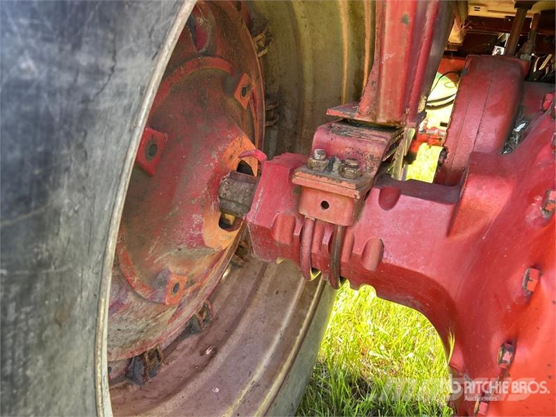 International 1466 2WD Tractor Traktorer