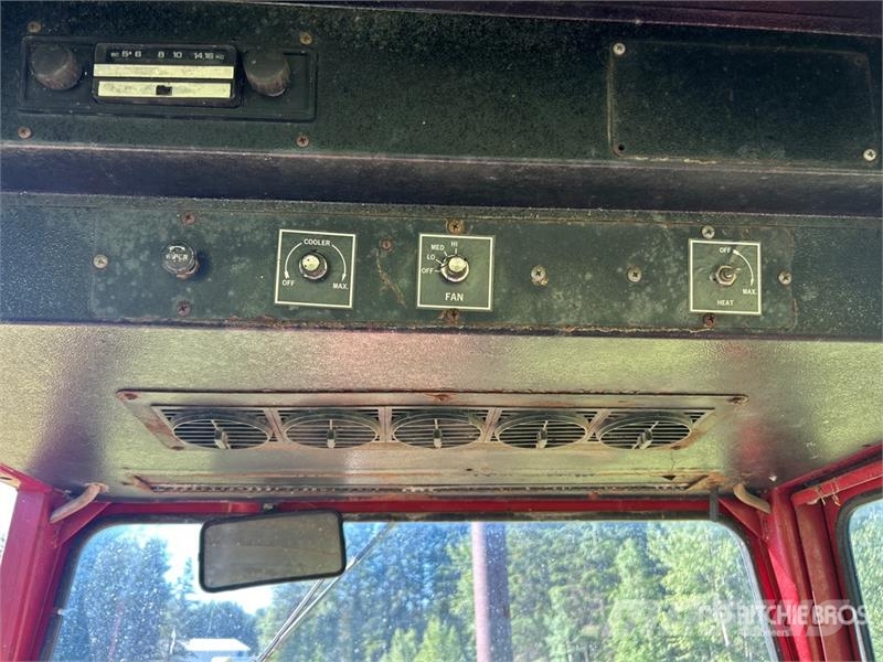 International 1466 2WD Tractor Traktorer