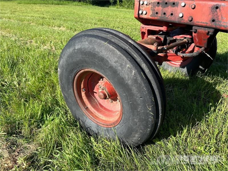 International 1466 2WD Tractor Traktorer