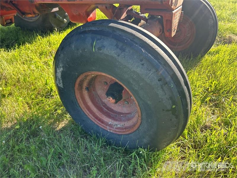 International 1466 2WD Tractor Traktorer