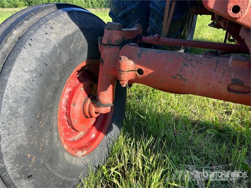 International 1466 2WD Tractor Traktorer