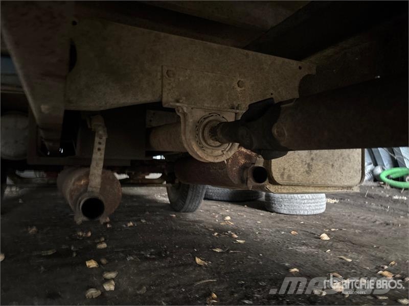 International 1600 Auto-tanques