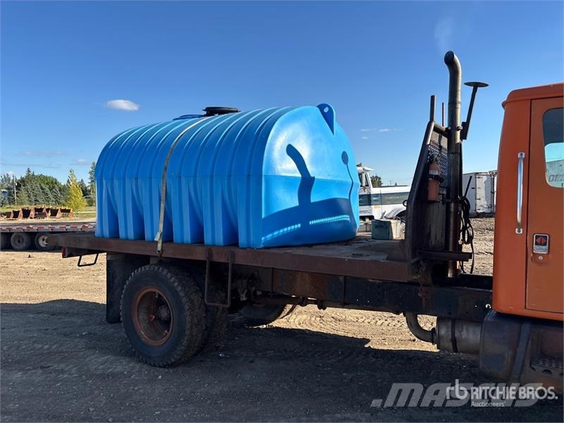 International 1654 4x2 Flatbed Water Truck Muut kuorma-autot