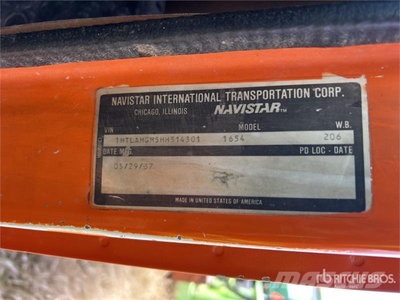 International 1654 4x2 Flatbed Water Truck Muut kuorma-autot