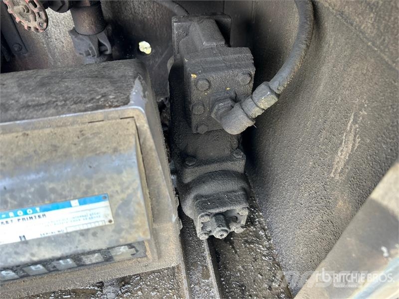 International 16700 L 6x4 Fuel Truck Tankerli kamyonlar