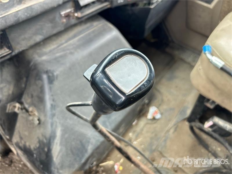 International 16700 L 6x4 Fuel Truck Tankerli kamyonlar