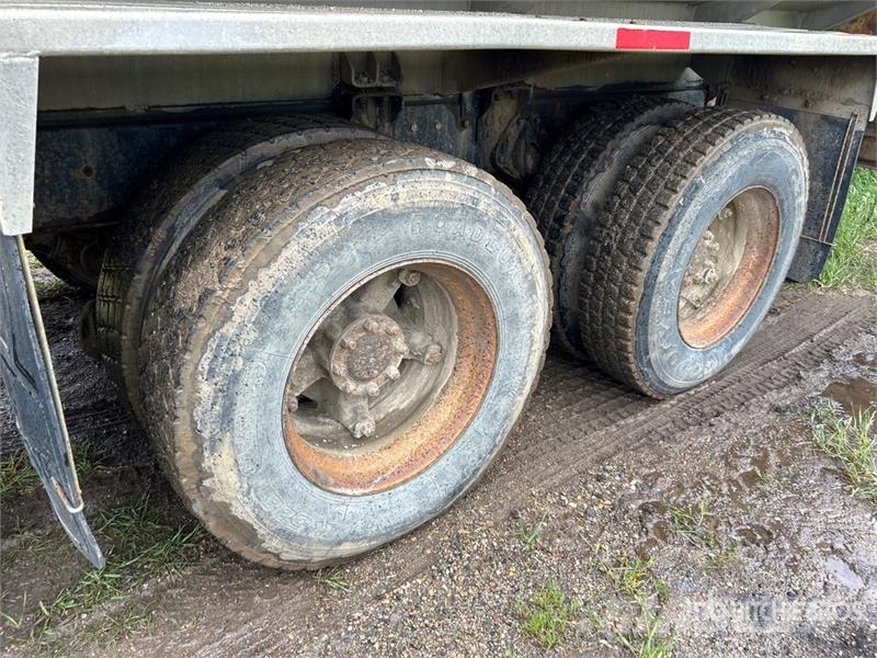 International 16700 L 6x4 Fuel Truck Tankerli kamyonlar