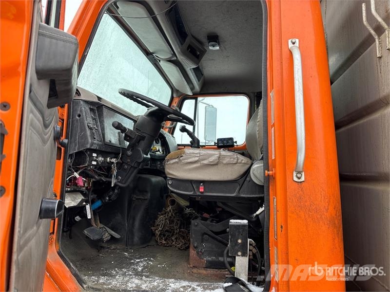 International 2574 Belediye / genel amaçli araçlar