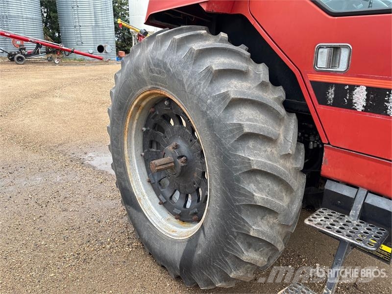 International 3688 2WD Tractor الجرارات