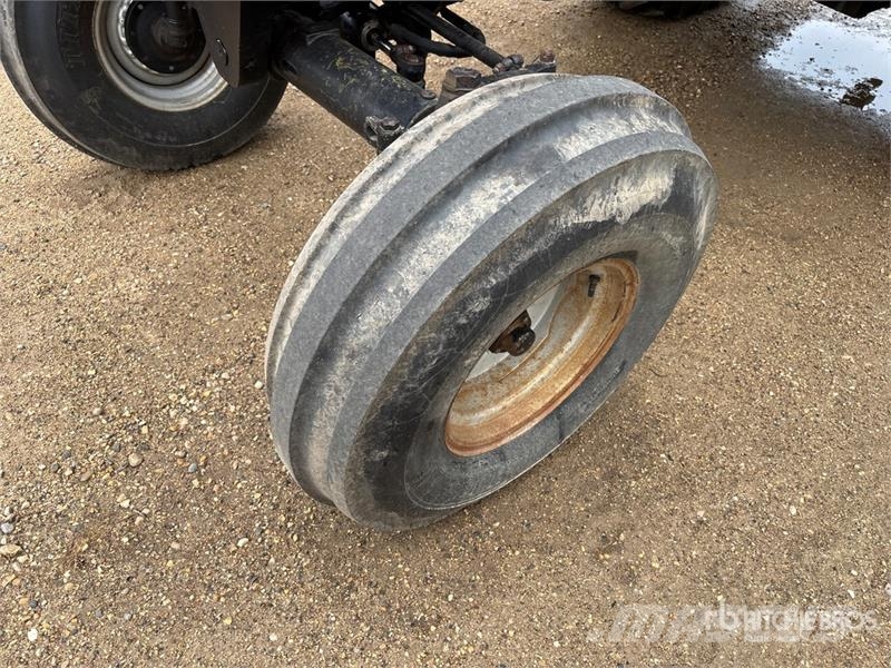 International 3688 2WD Tractor الجرارات