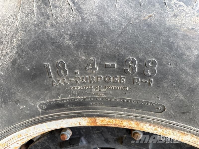 International 3688 2WD Tractor الجرارات