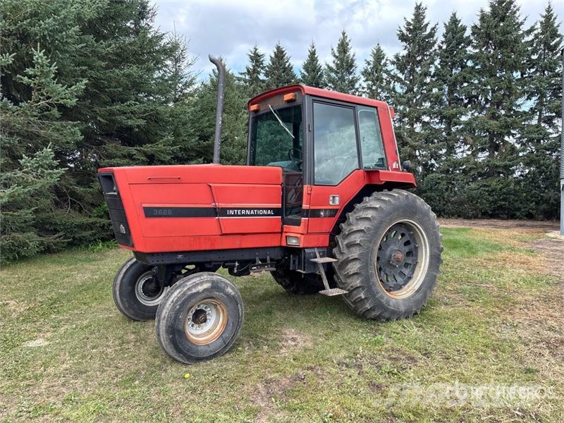 International 3688 2WD Tractor الجرارات