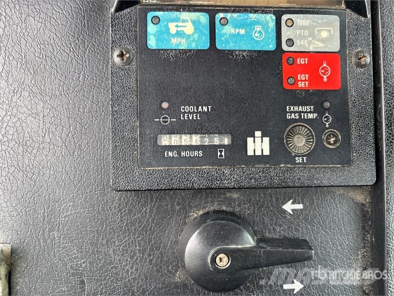 International 3688 2WD Tractor الجرارات