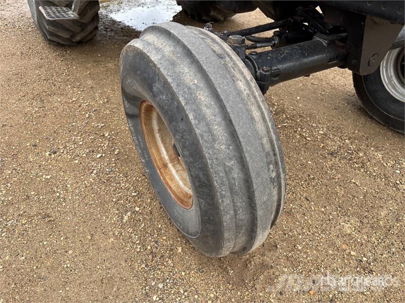 International 3688 2WD Tractor الجرارات