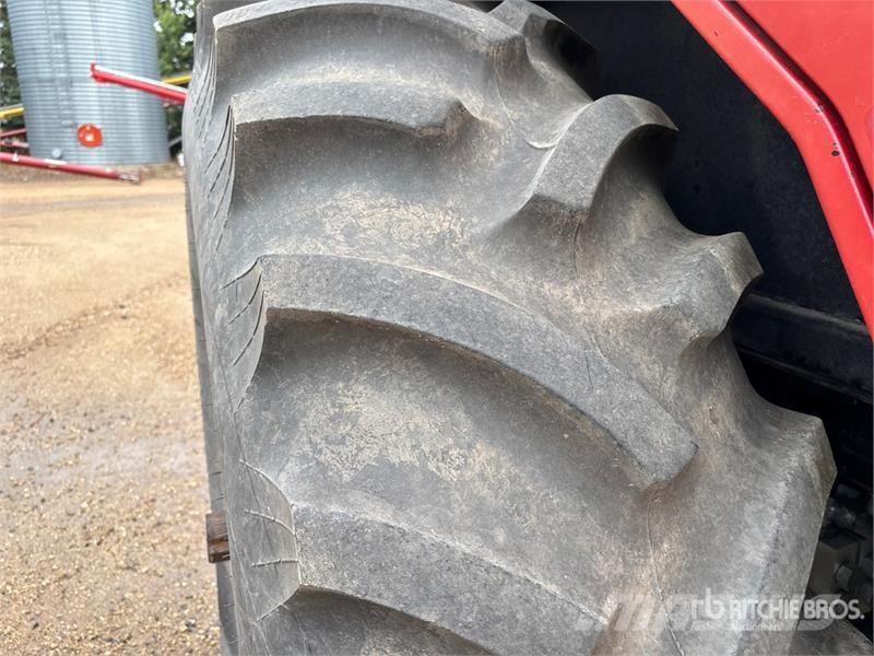 International 3688 2WD Tractor الجرارات