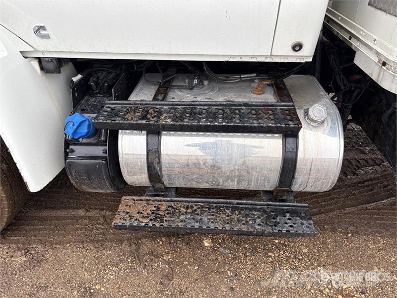 International 4300 Camion a temperatura controllata
