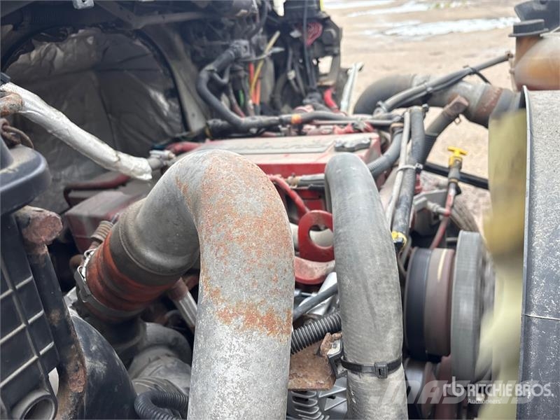 International 4300 Kabine i unutrašnjost