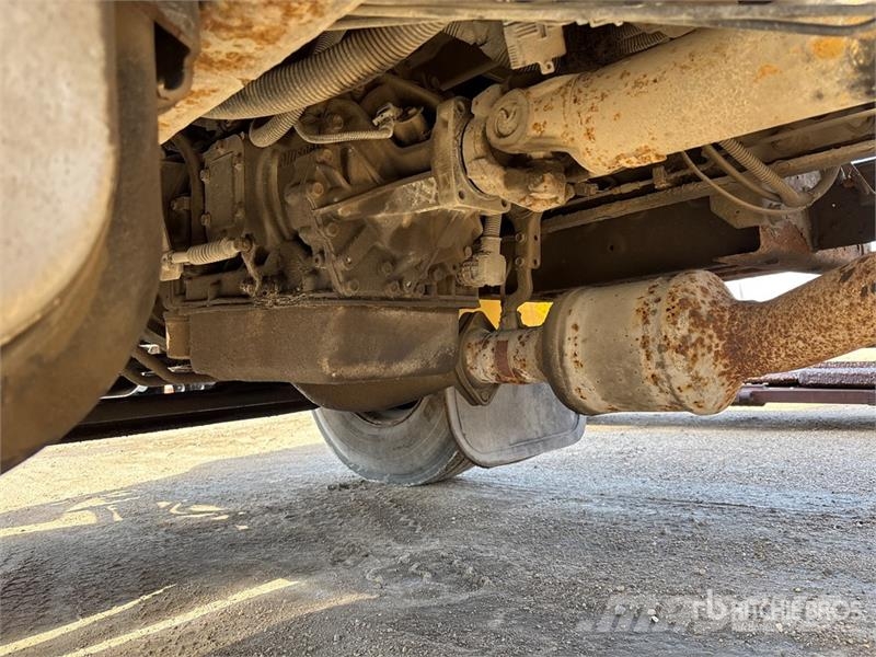 International 4300 Samochody ciężarowe ze skrzynią zamkniętą
