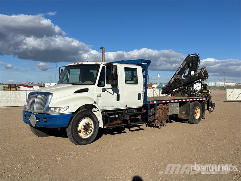 International 4300 Kamioni sa kranom