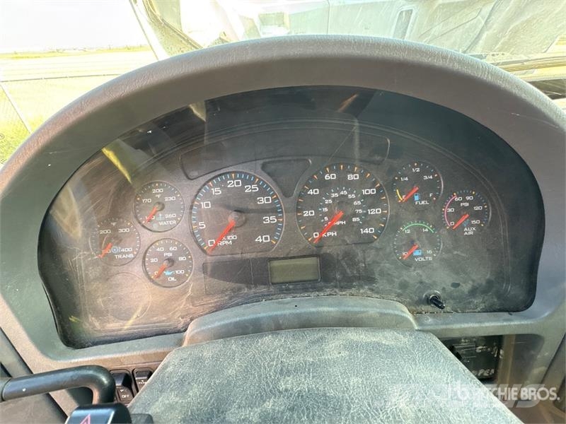 International 4300 شاحنات قلابة