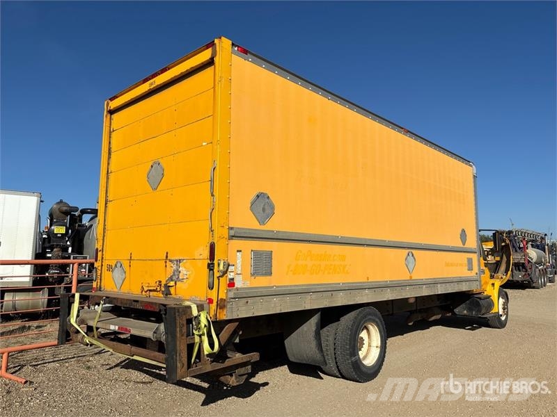 International 4300 Kofferaufbau