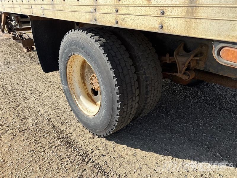 International 4300 Kofferaufbau