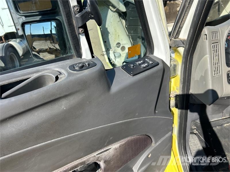 International 4300 Autobasculanta