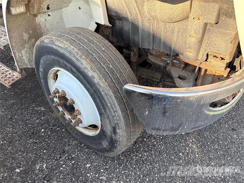 International 4300 شاحنات قلابة