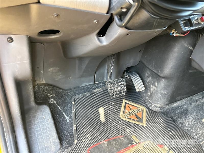 International 4300 Autobasculanta