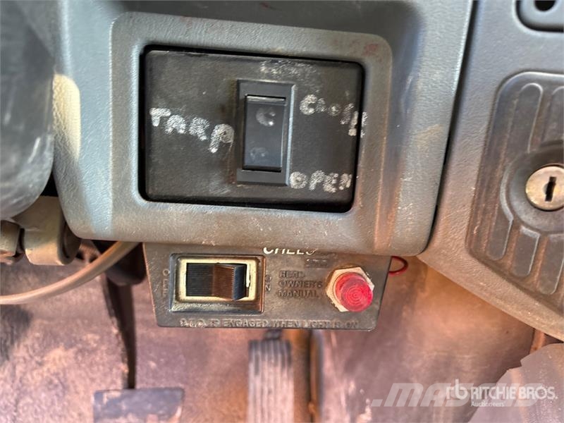 International 4300 Самосвал