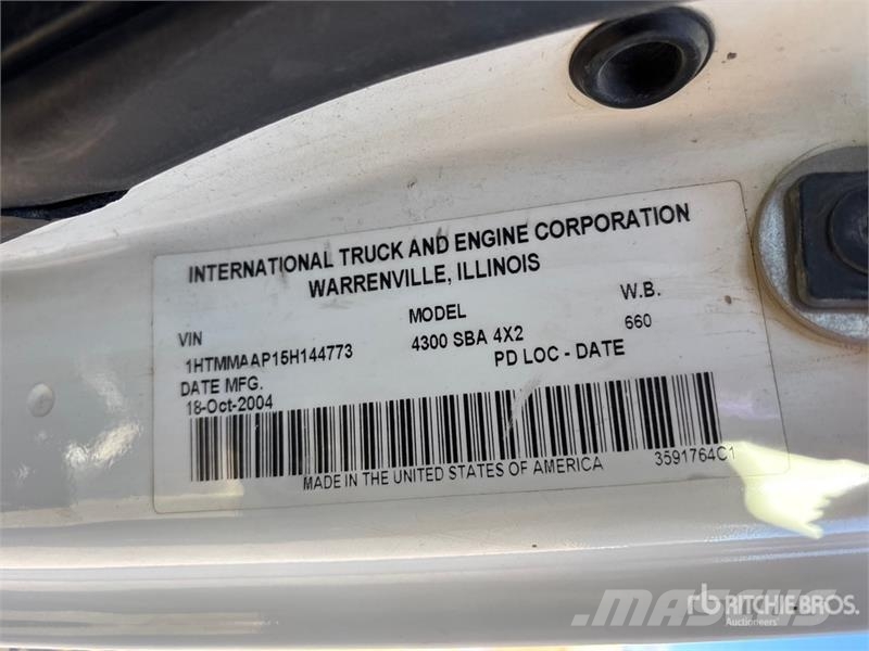 International 4300 Kamioni sa kranom