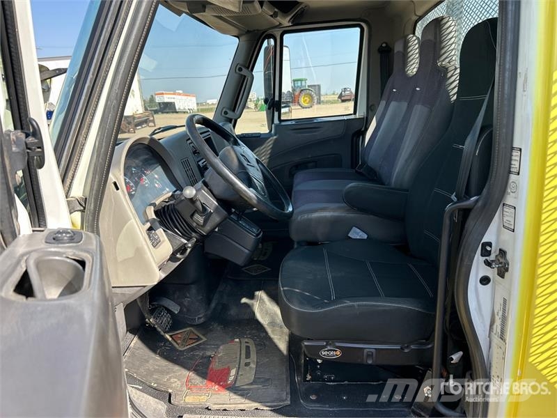 International 4300 Autobasculanta