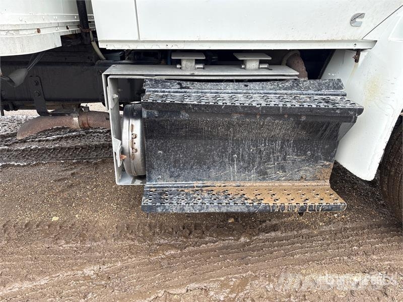 International 4300 Camion a temperatura controllata