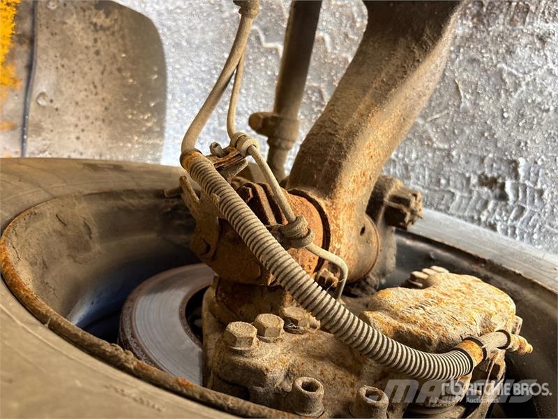 International 4300 Samochody ciężarowe ze skrzynią zamkniętą