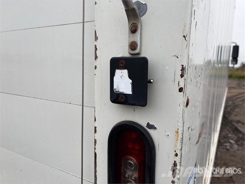International 4300 Camion a temperatura controllata