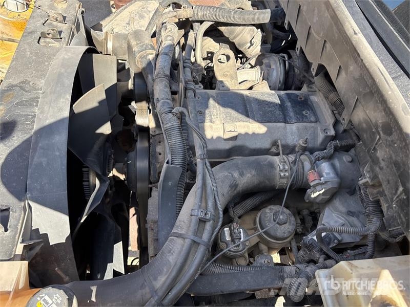 International 4300 Samochody ciężarowe ze skrzynią zamkniętą
