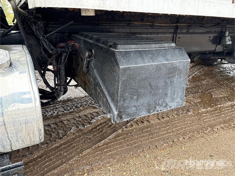 International 4300 Camion a temperatura controllata