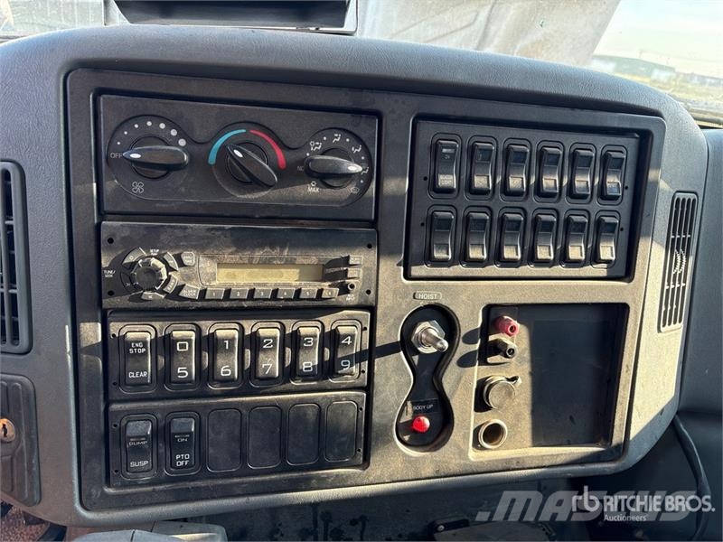 International 4300 Самосвал