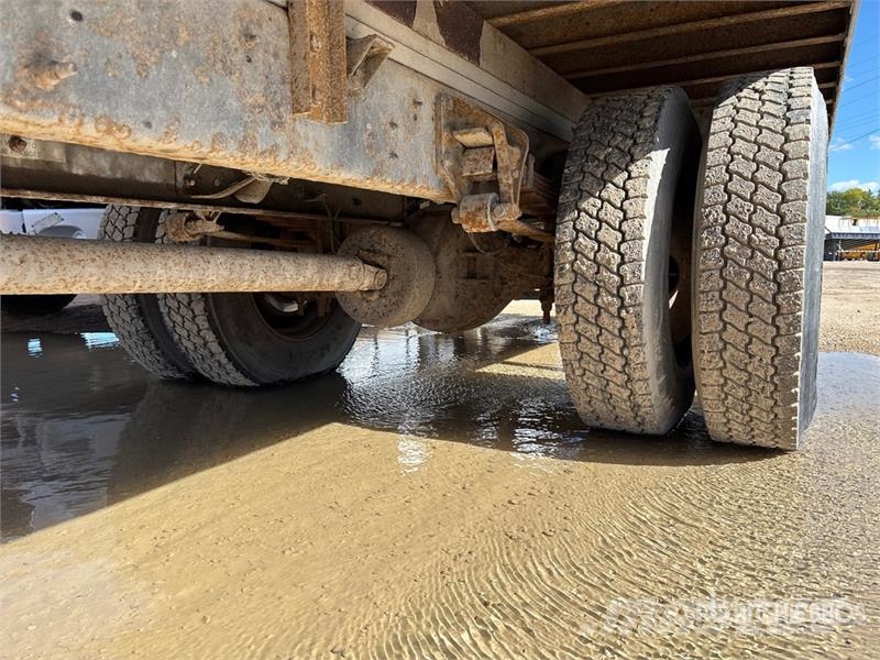 International 4300 Samochody ciężarowe ze skrzynią zamkniętą